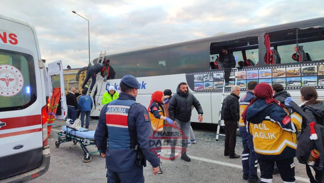 Konya’da yolcu otobüsü kazaya karıştı! Çok sayıda ölü ve yaralı var 2